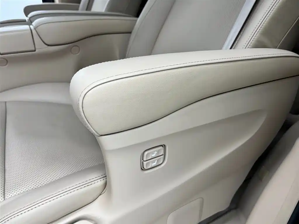 Alphard 2011 3.5L Luxury Edition