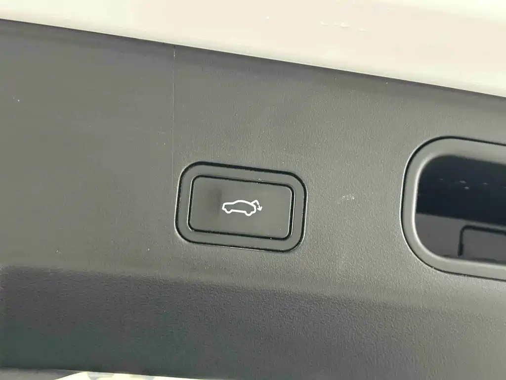 Geely Boyue L 2023 2.0TD DCT Flagship