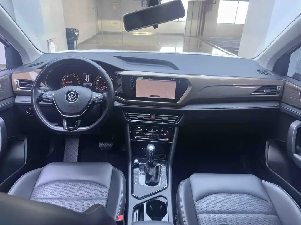 Volkswagen Tharu 2021 280TSI FWD Luxury Plus