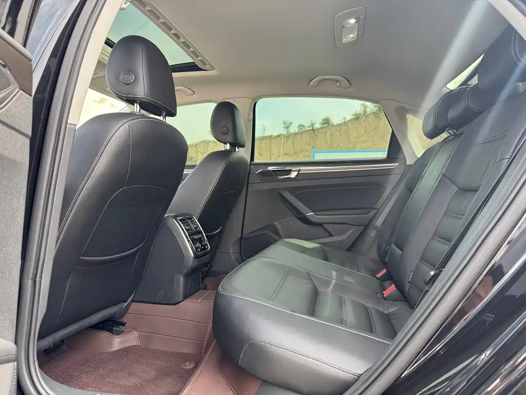 Passat 2016 330TSI DSG Yuzun Edition