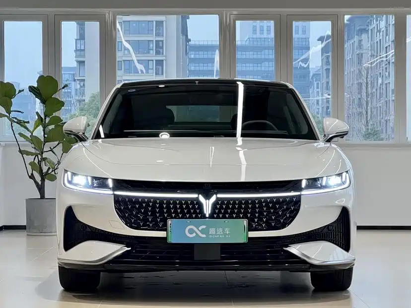 Voyah Zhuiguang 2024 PHEV AWD Ultra-Long Range Executive Edition