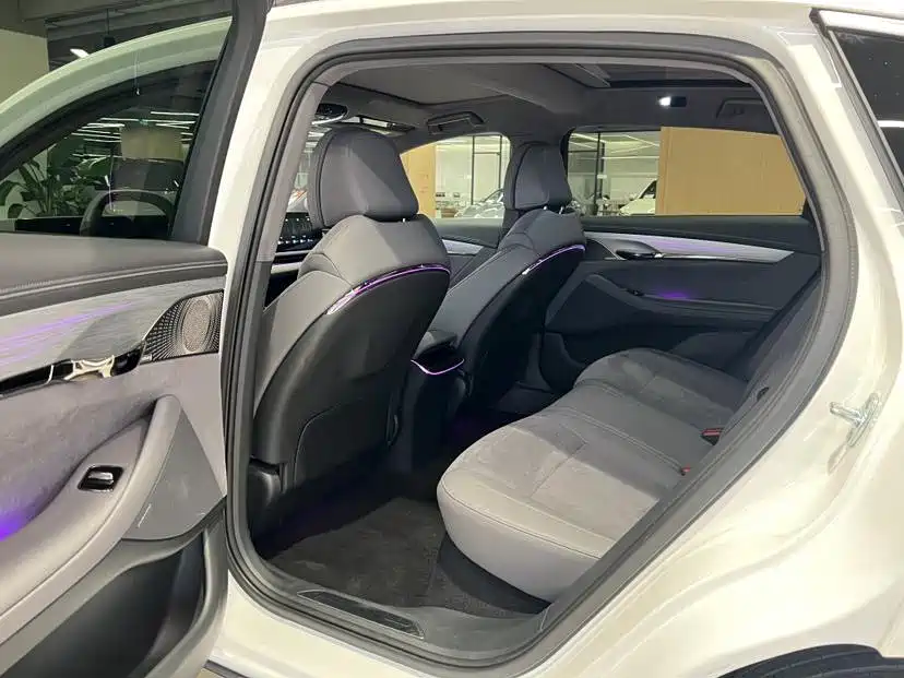 Voyah Zhuiguang 2024 PHEV AWD Ultra-Long Range Executive Edition