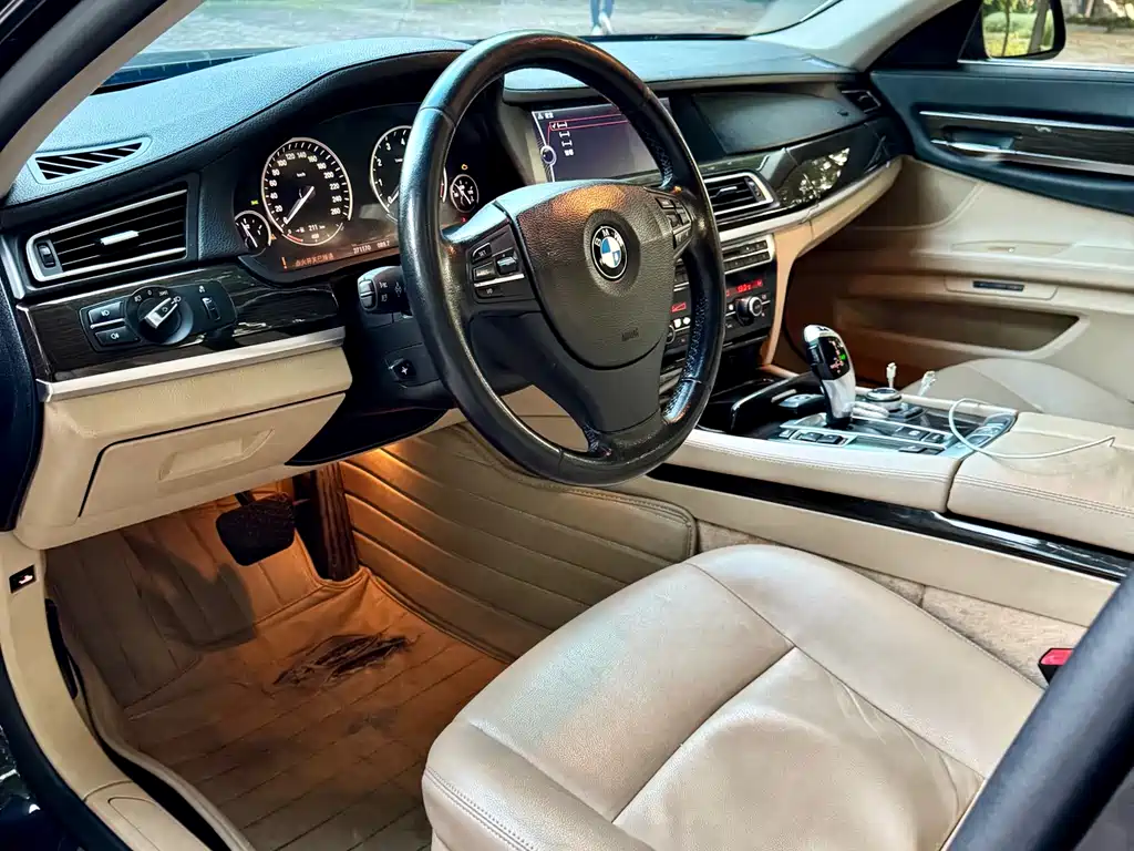 BMW 7 Series 2009 740Li Leading Edition