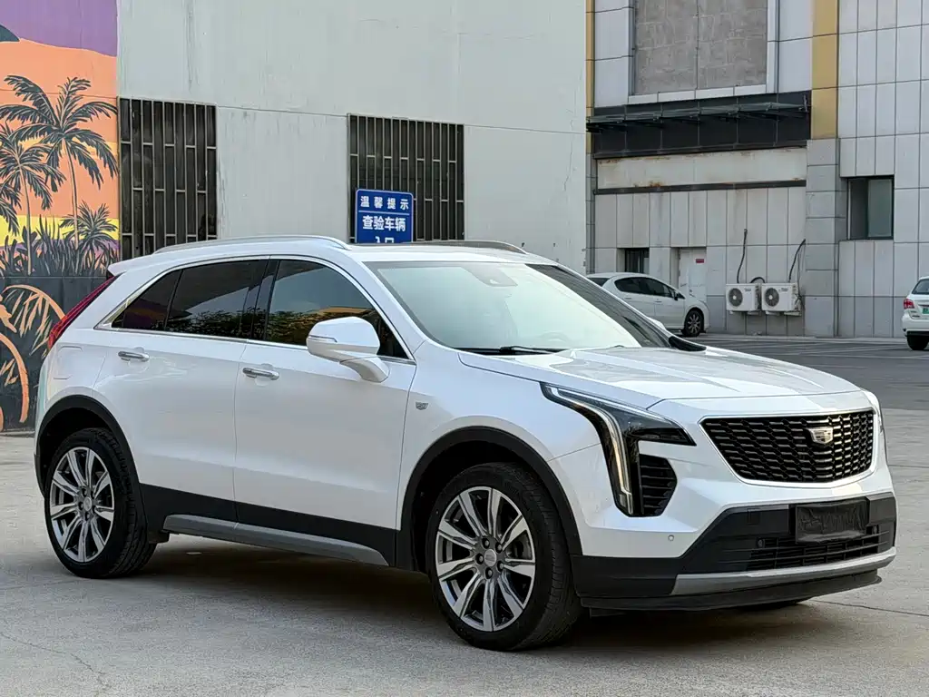 Cadillac XT4 2018 28T AWD Platinum Edition