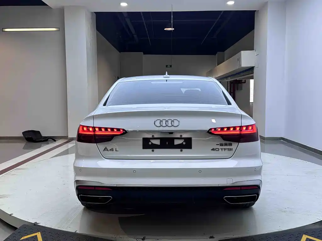 Audi A4L 2022 35 TFSI Fashion Dynamic