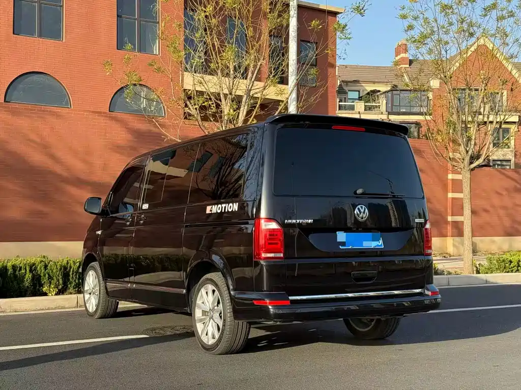 Volkswagen Multivan 2017 2.0TSI FWD Luxury Edition 7-Seater