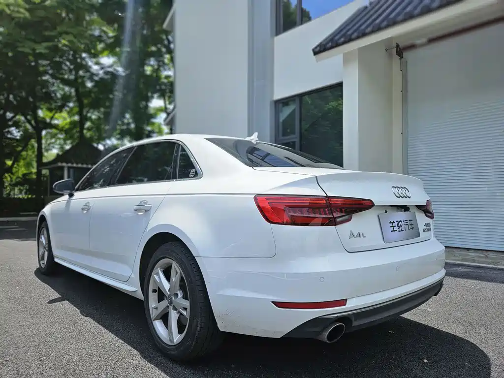 Audi A4L 2017 Plus 40 TFSI Fashion Edition