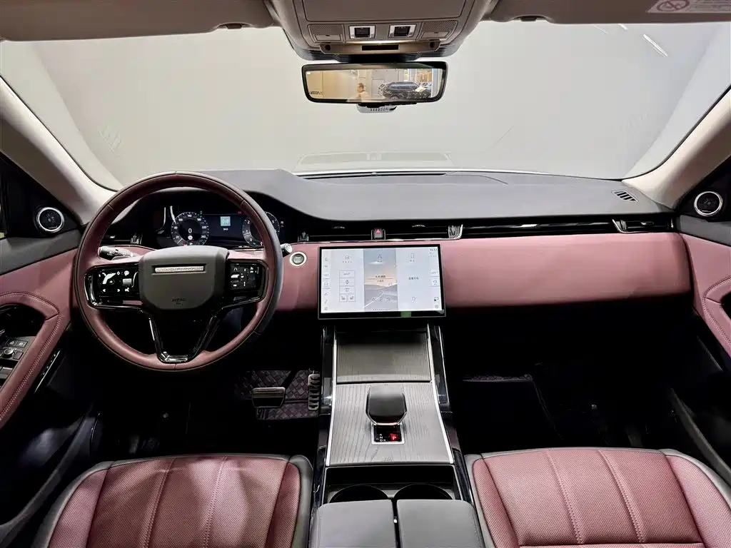 Range Rover Evoque L 2024 SE