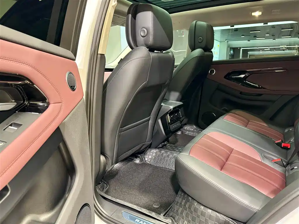 Range Rover Evoque L 2024 SE