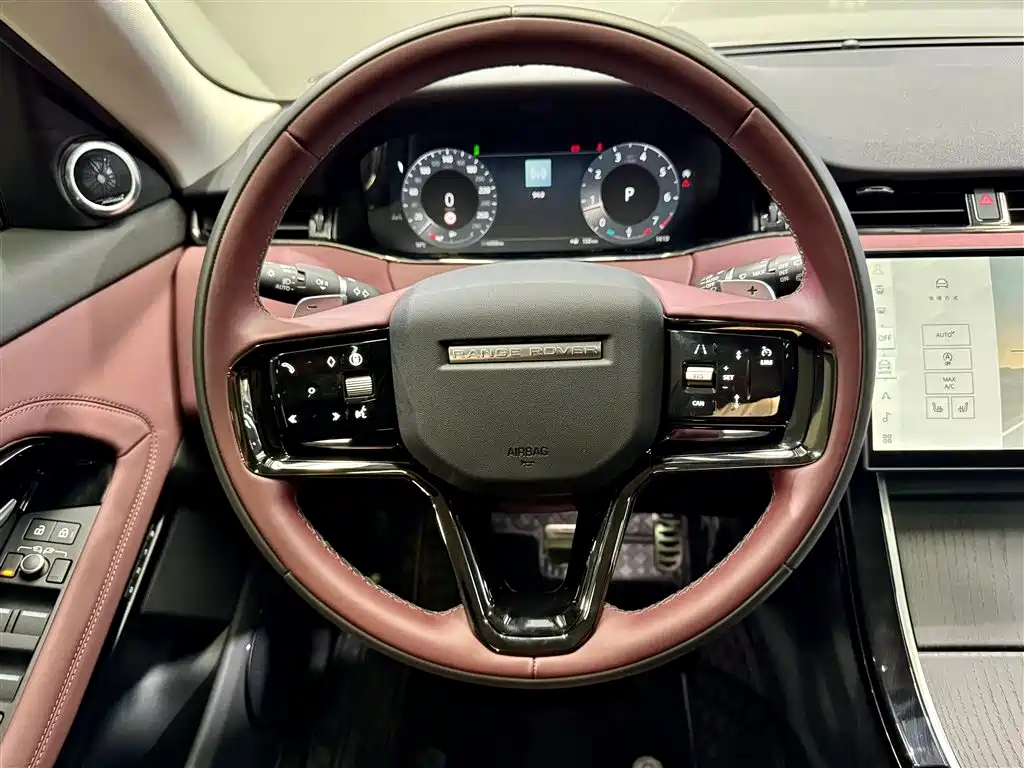 Range Rover Evoque L 2024 SE