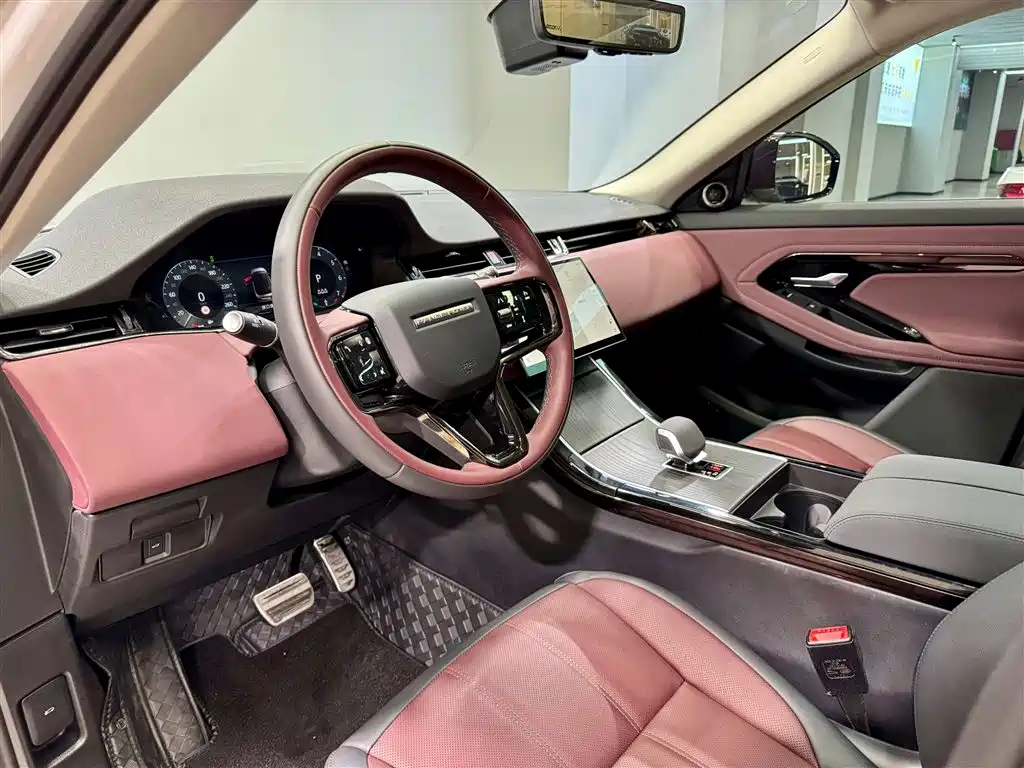 Range Rover Evoque L 2024 SE