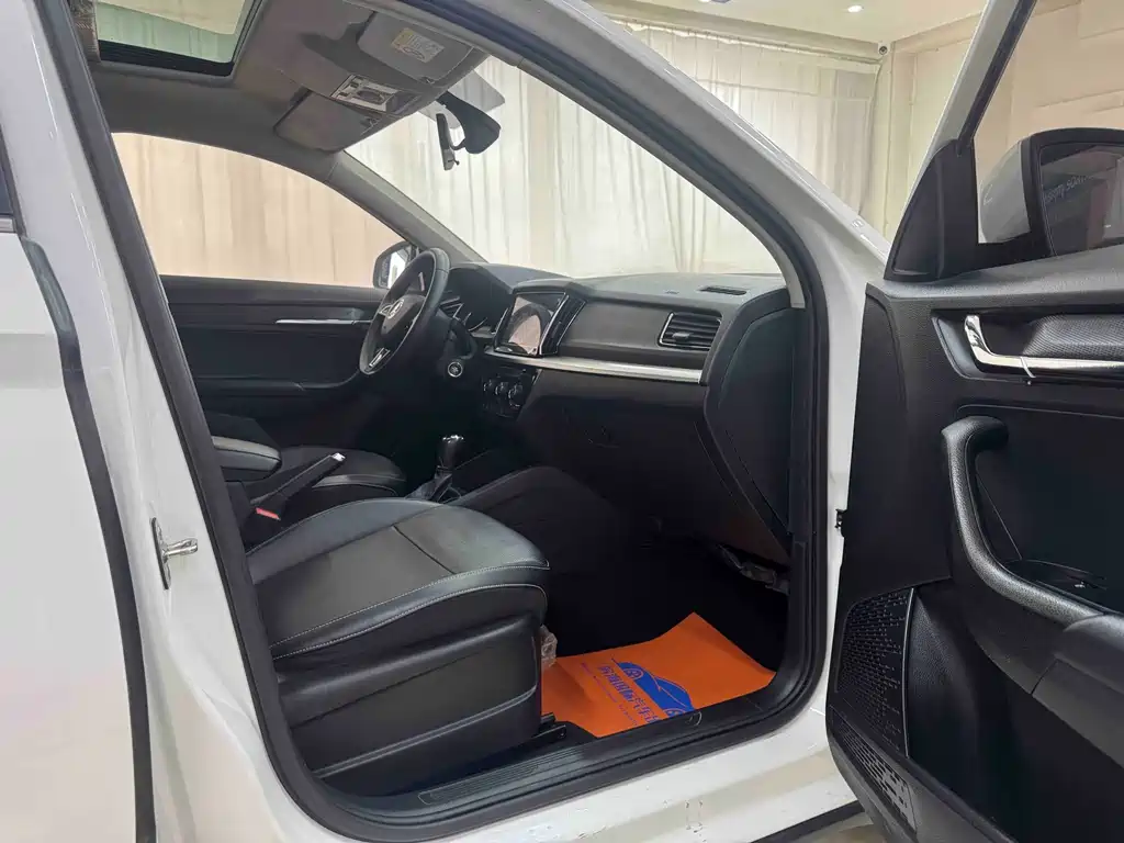 Skoda Kamiq 2022 1.5L Automatic Comfort Edition - фото 10