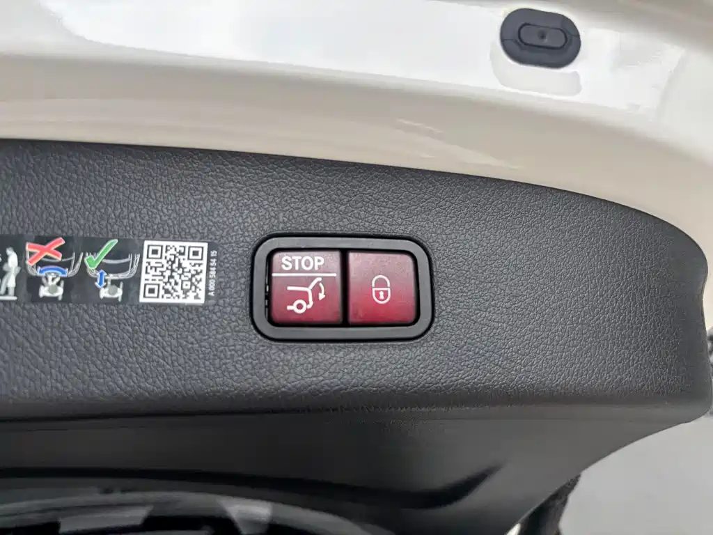 Mercedes-Benz GLC 300 L 4MATIC Dynamic 5-Seater 2025