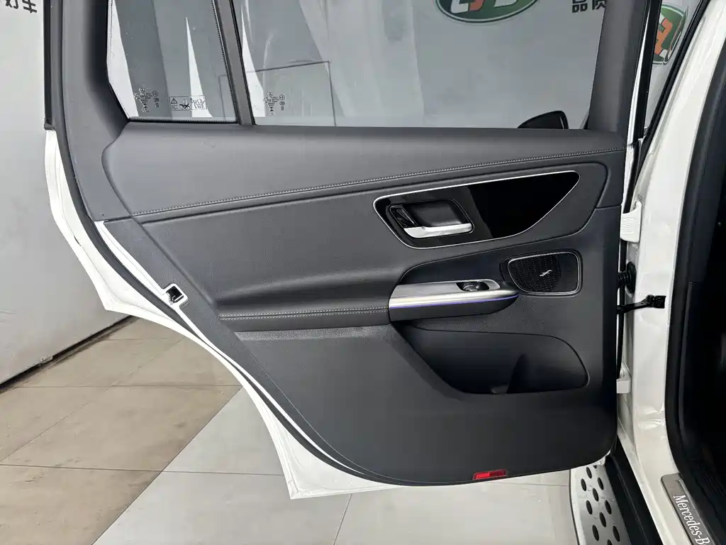 Mercedes-Benz GLC 300 L 4MATIC Dynamic 5-Seater 2025