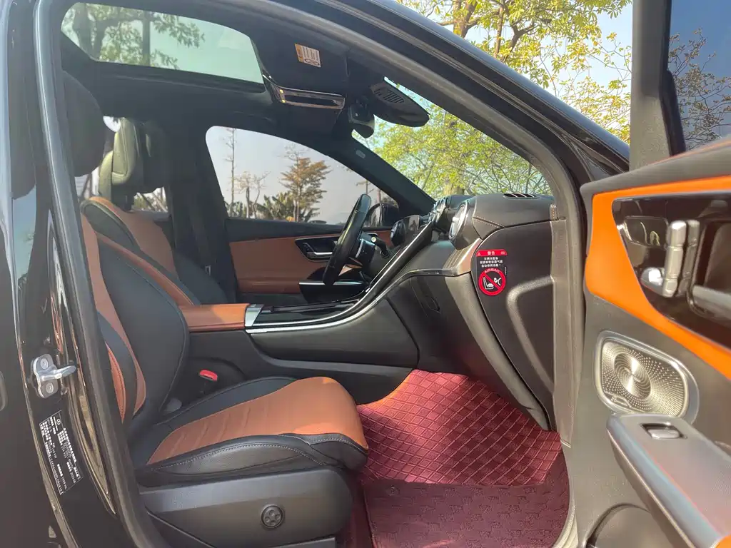 Mercedes-Benz GLC 300 L 4MATIC Luxury 5-Seater 2023 Facelift