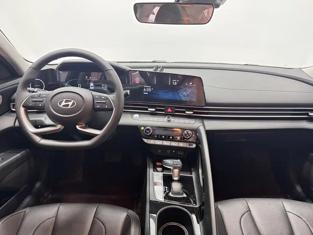 Elantra 2023 1.5L CVT LUX