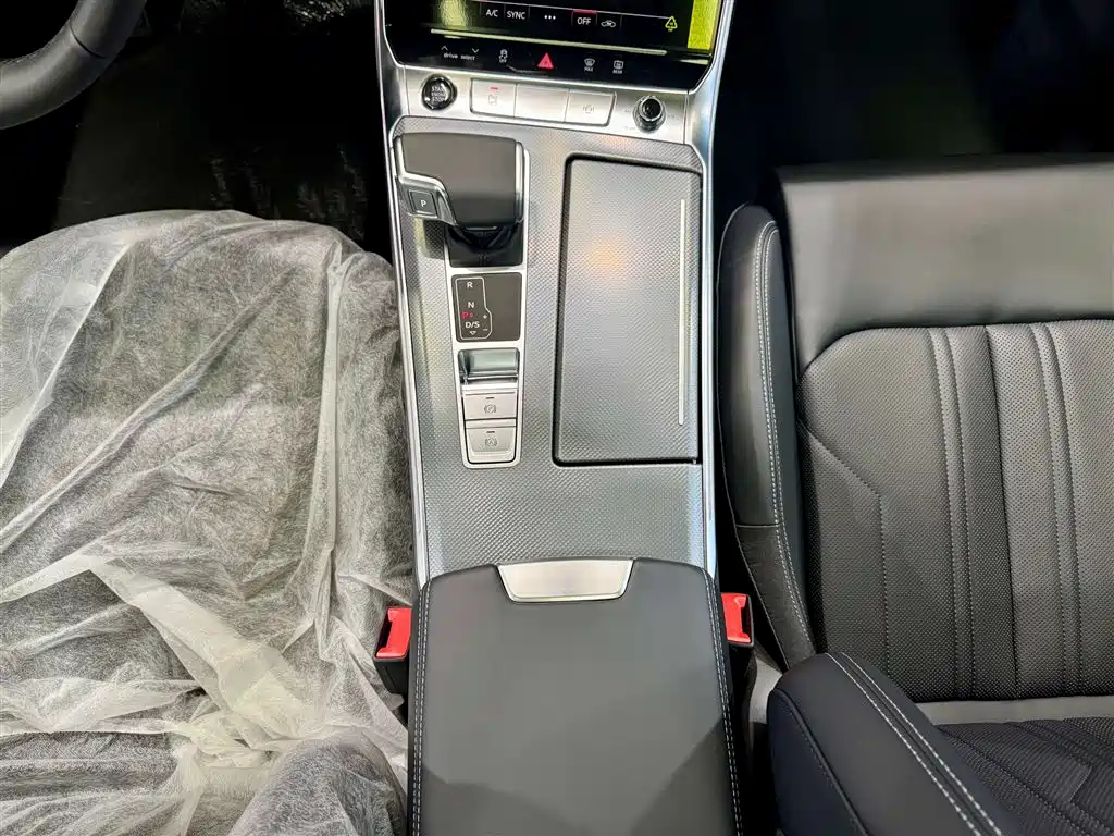 Audi A6L 2025 Facelift 40 TFSI Luxury Dynamic Edition