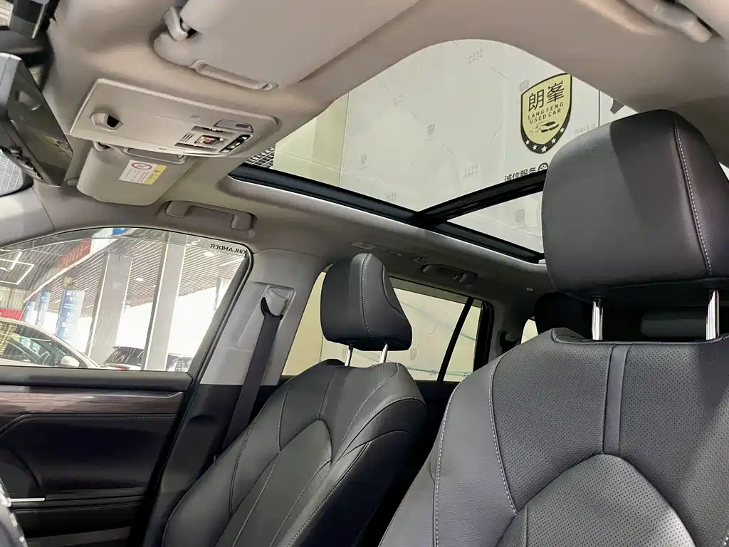 Highlander 2024 2.5L Hybrid AWD Premium 7-Seater