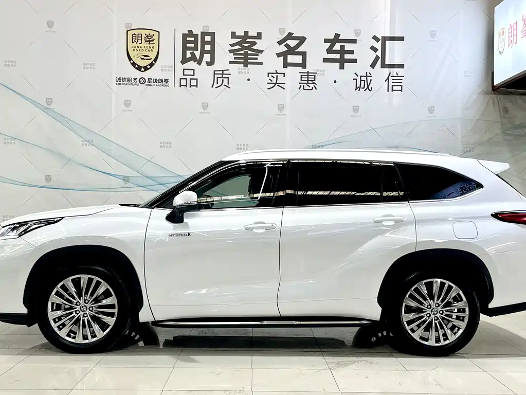 Highlander 2024 2.5L Hybrid AWD Premium 7-Seater