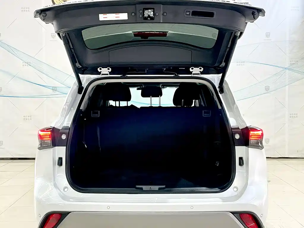 Highlander 2024 2.5L Hybrid AWD Premium 7-Seater