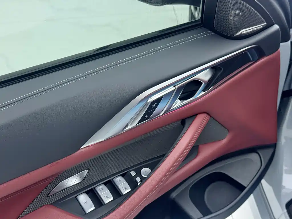 BMW 4 Series 2024 430i Convertible M Sport Night Edition - фото 8
