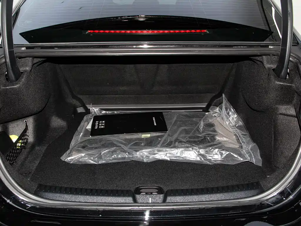 Mercedes-Benz E-Class 2025 E 300 L Fashion