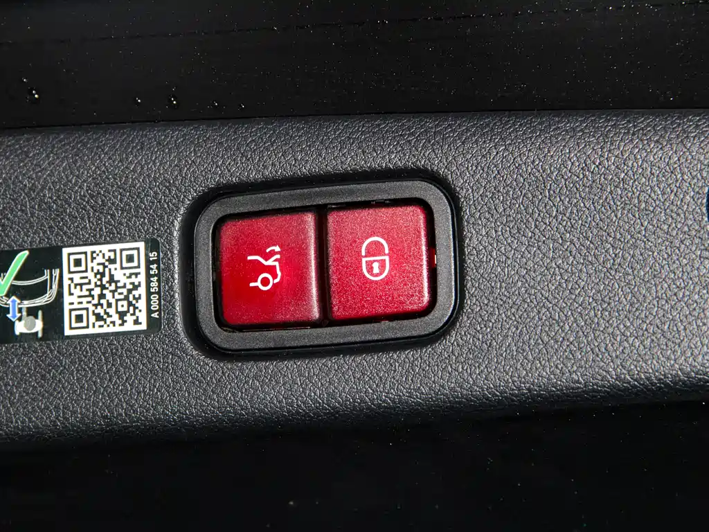 Mercedes-Benz E-Class 2025 E 300 L Fashion