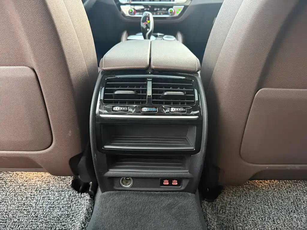 BMW 5 Series 2022 530Li Leading Edition Luxury Package - фото 12