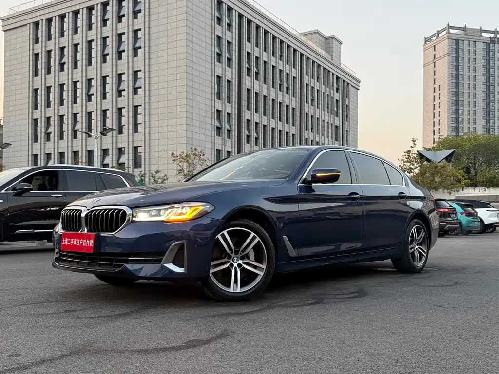 BMW 5 Series 2022 530Li Leading Edition Luxury Package - фото 28