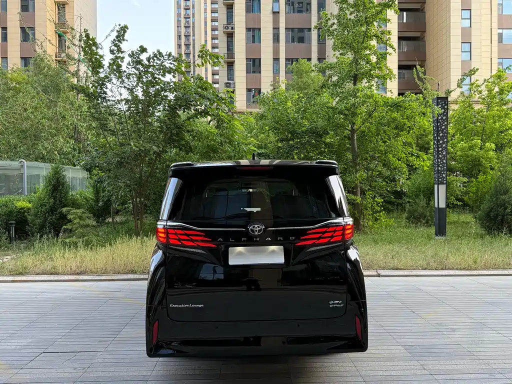 Alphard 2024 Hybrid 2.5L Premium Edition