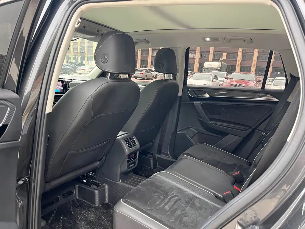 Tayron 2021 380TSI 4MOTION Luxury Intelligent Connected Edition Pro