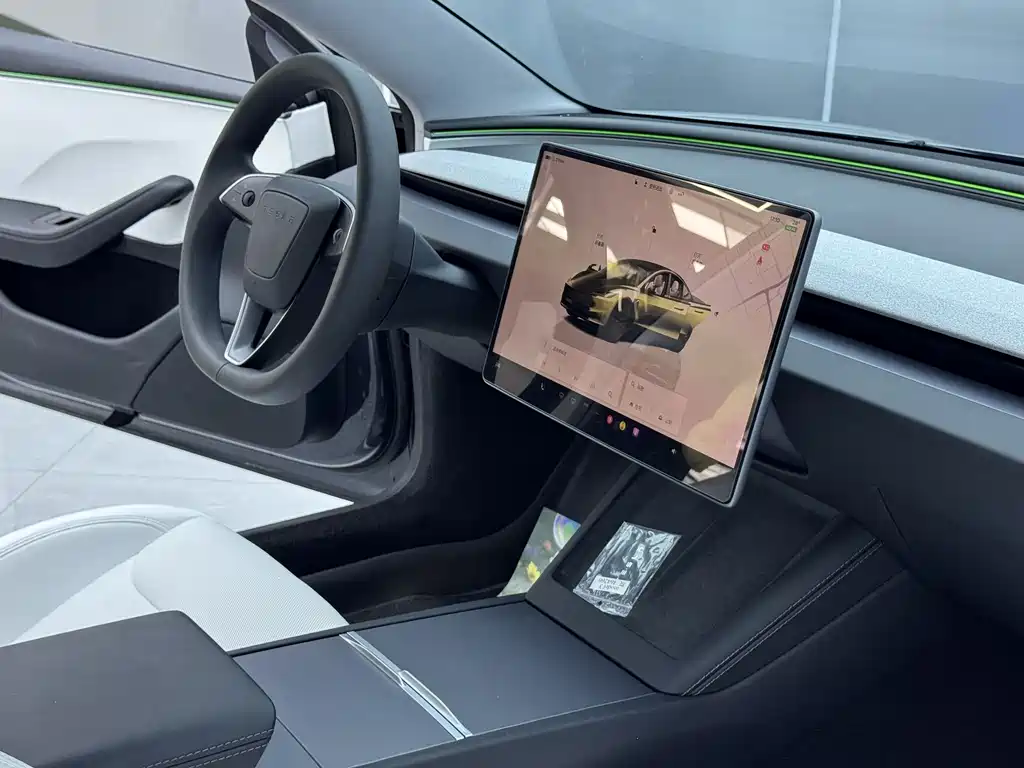 Tesla Model 3 2025 Rear-Wheel Drive