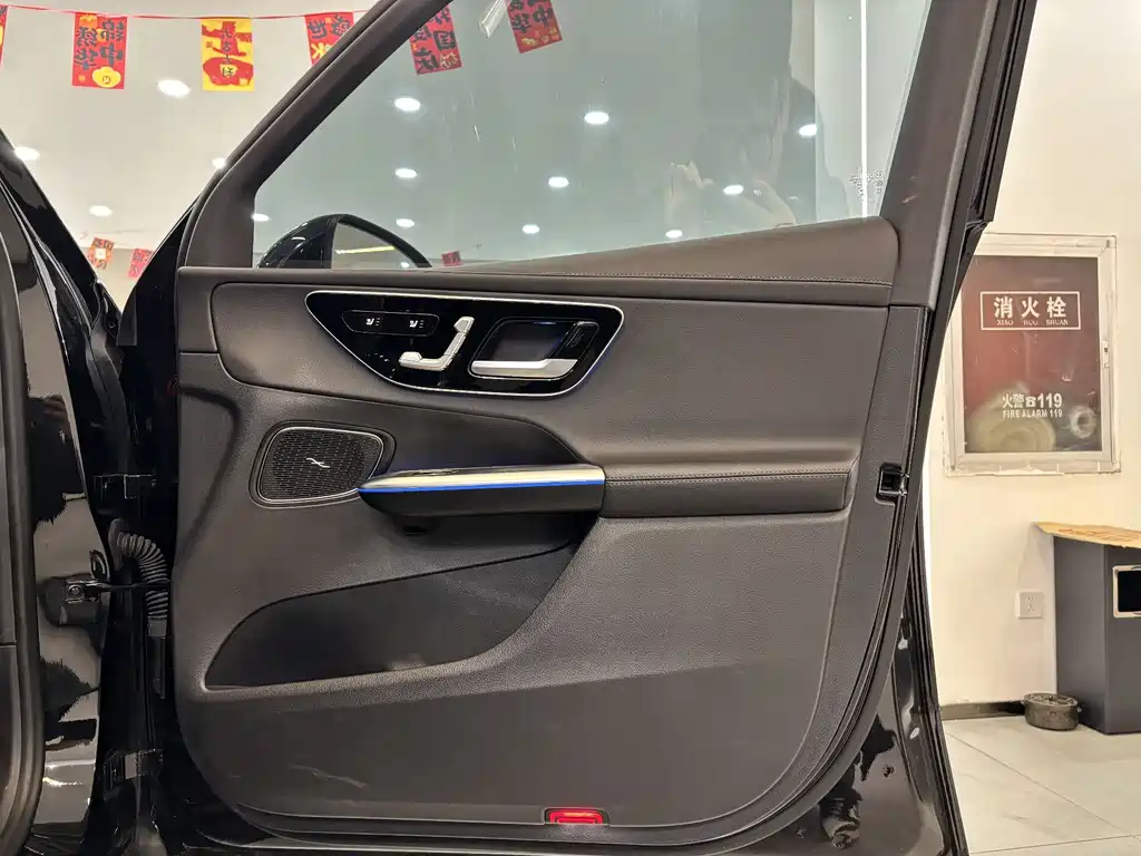 Mercedes-Benz GLC 260 L 4MATIC Luxury 5-Seater 2024