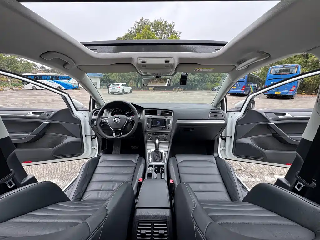 Volkswagen Golf 2016 230TSI Automatic Luxury Edition