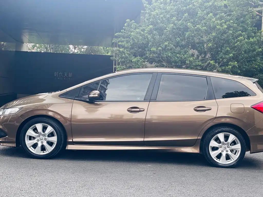 Honda Jade 2014 1.8L Automatic Comfort Elite Edition 5-Seater