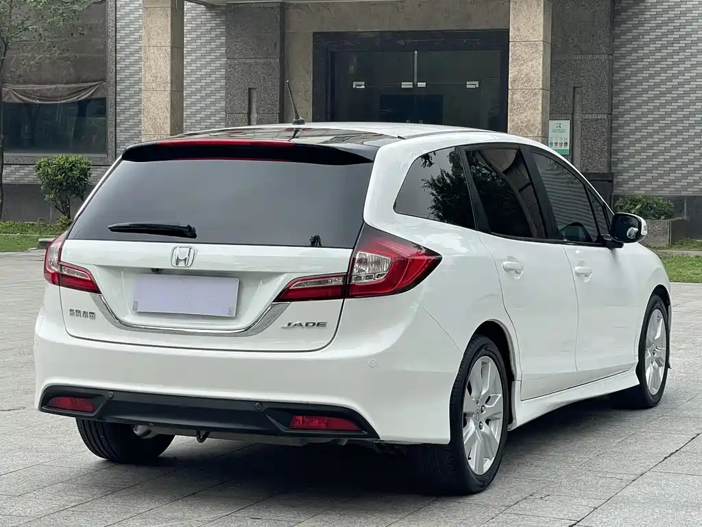 Honda Jade 2013 1.8L Automatic Comfort Edition 5-Seater