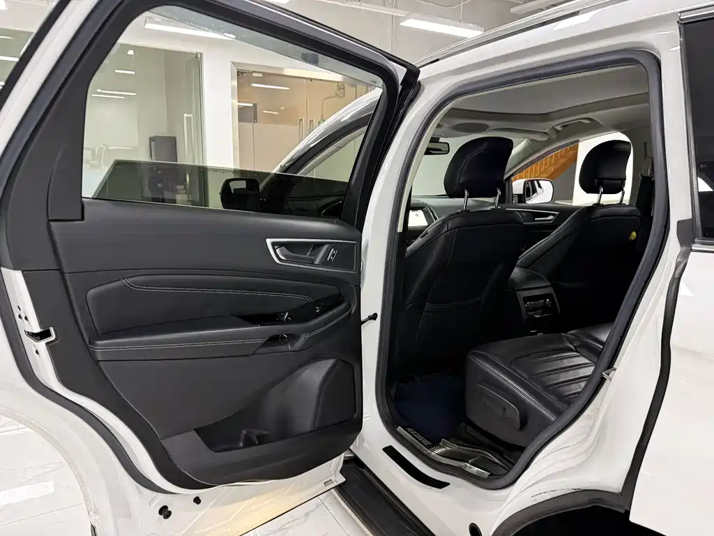 Edge 2018 EcoBoost 245 FWD Hao Rui 7-seater China V