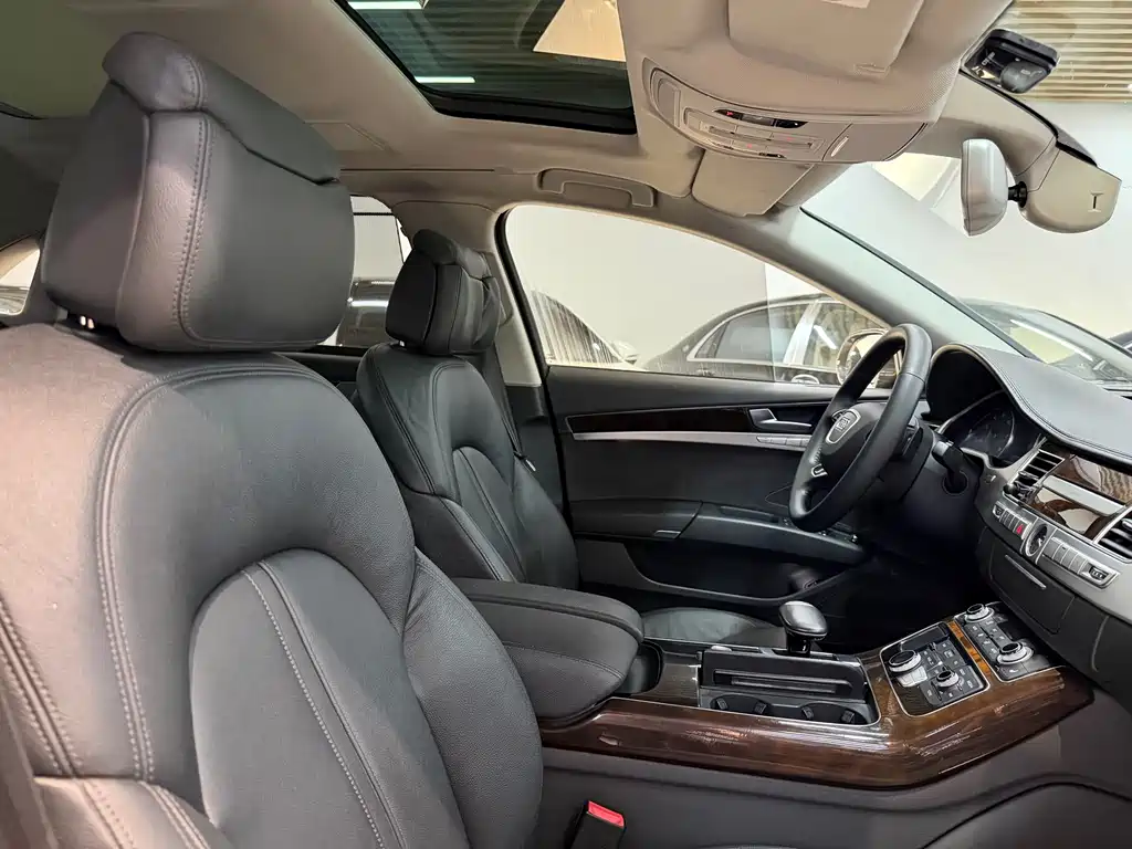 Audi A8L 45 TFSI quattro Comfort Edition