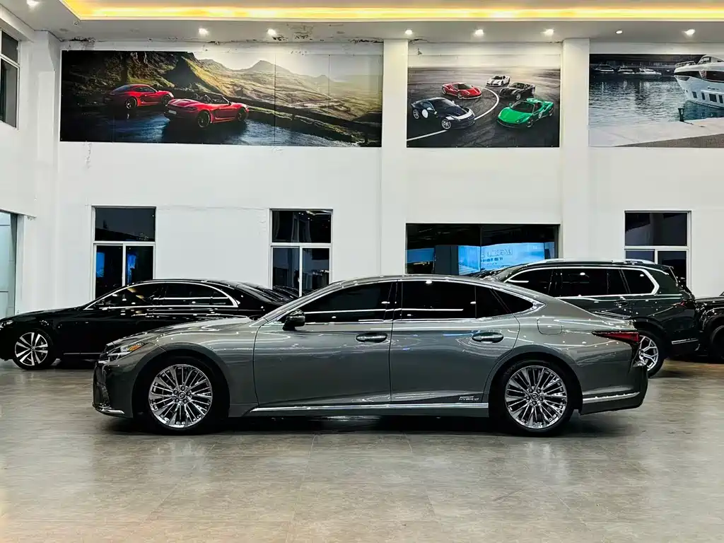 Lexus LS 500h Luxury Edition 2021