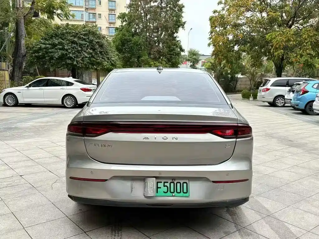 AION S 2022 Mei 580