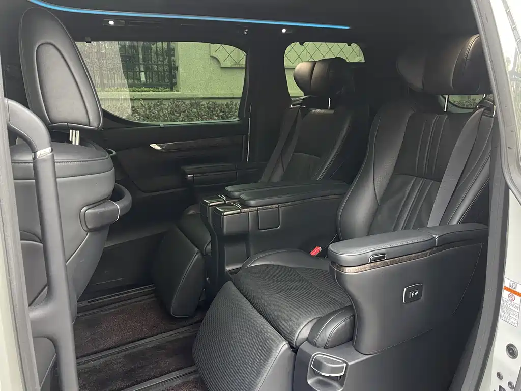 Toyota Vellfire 2019 Hybrid 2.5L HV Premium Edition