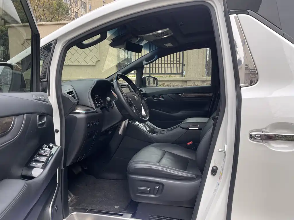 Toyota Vellfire 2019 Hybrid 2.5L HV Premium Edition