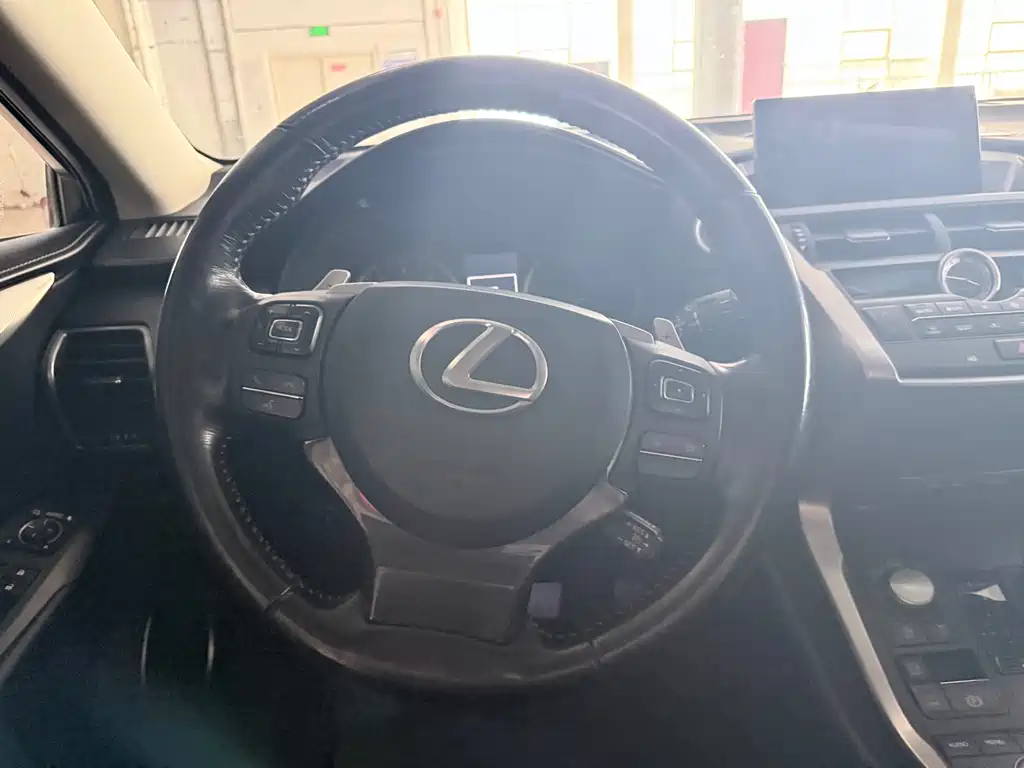 Lexus NX 2015 200t AWD F Sport
