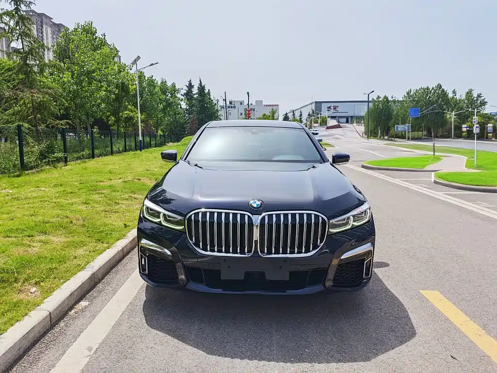 BMW 7 Series 2021 730Li M Sport Package - фото 2
