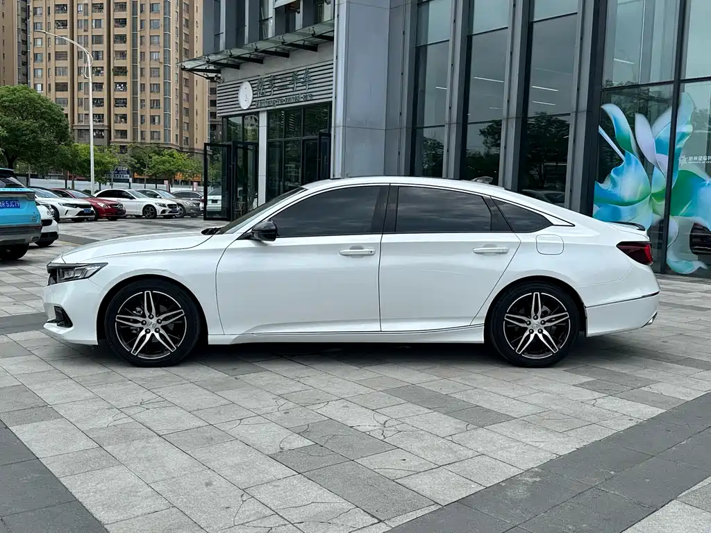 Accord 2022 260TURBO Phantom Night Premium Edition