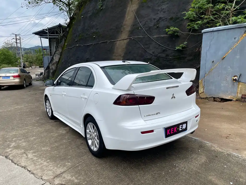 Mitsubishi Lancer EX 2010