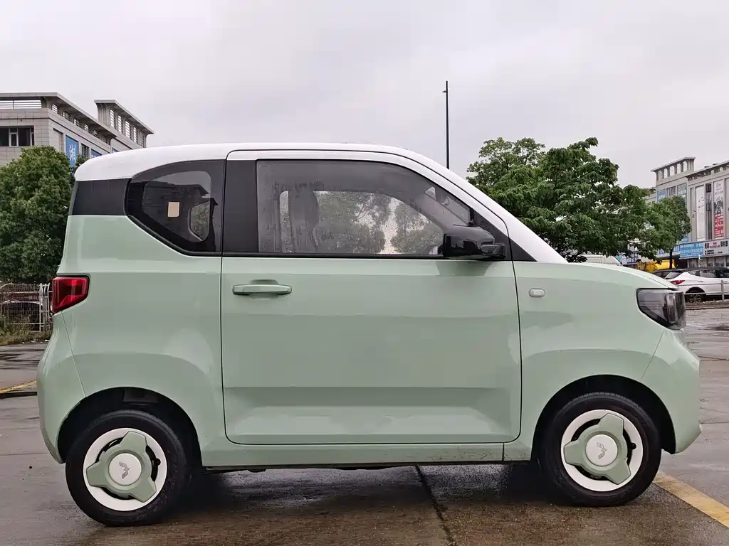 Hongguang MINI EV 2021 Macaron Premium Edition LFP