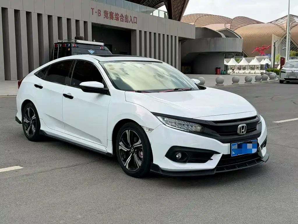 Civic 2016 model 220TURBO CVT Prestige