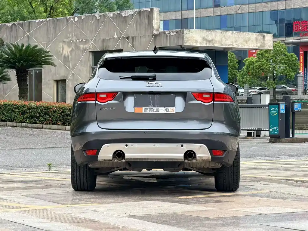捷豹F-PACE 2018款 2.0T 两驱都市尊享版