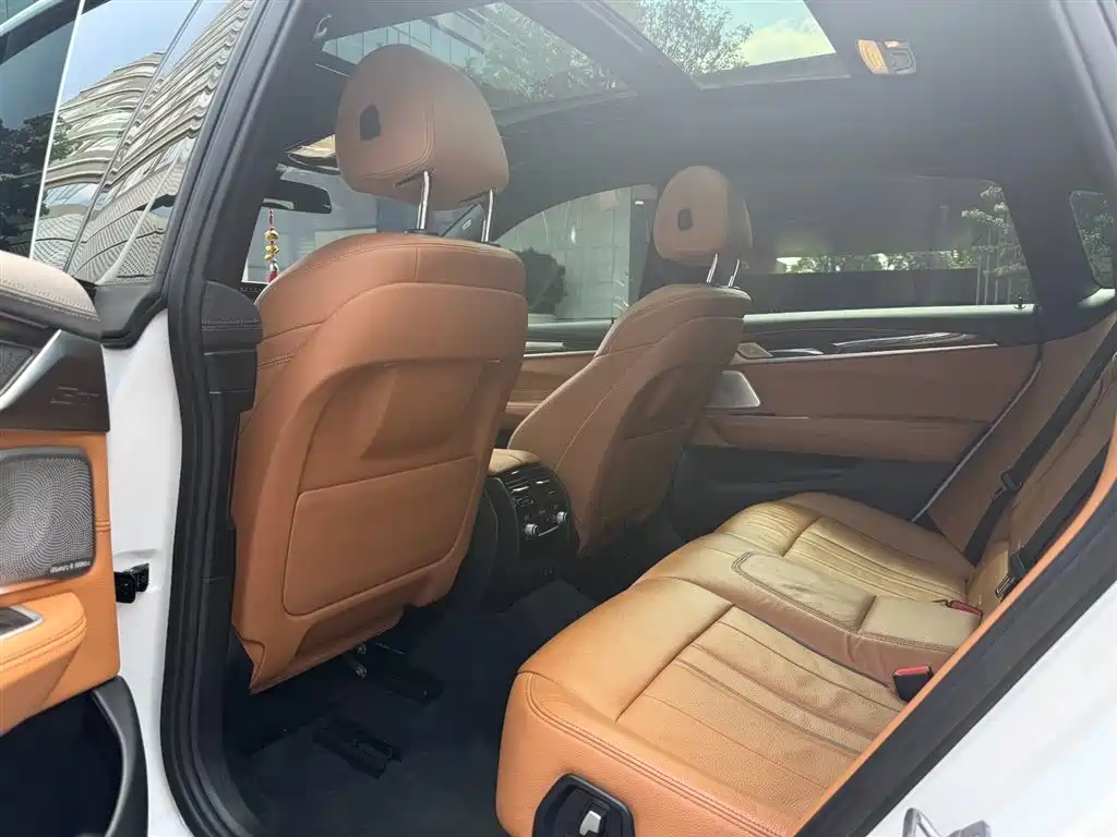 BMW 6 Series GT 2021 630i M Sport Package - фото 4